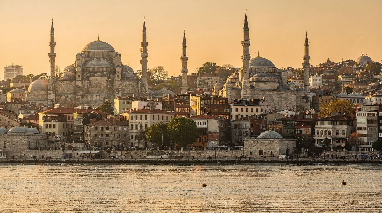 Istanbul on a budget: honest costs and where to save — Daily budget breakdown for Istanbul in 2026 — accommodation, food, transport, an