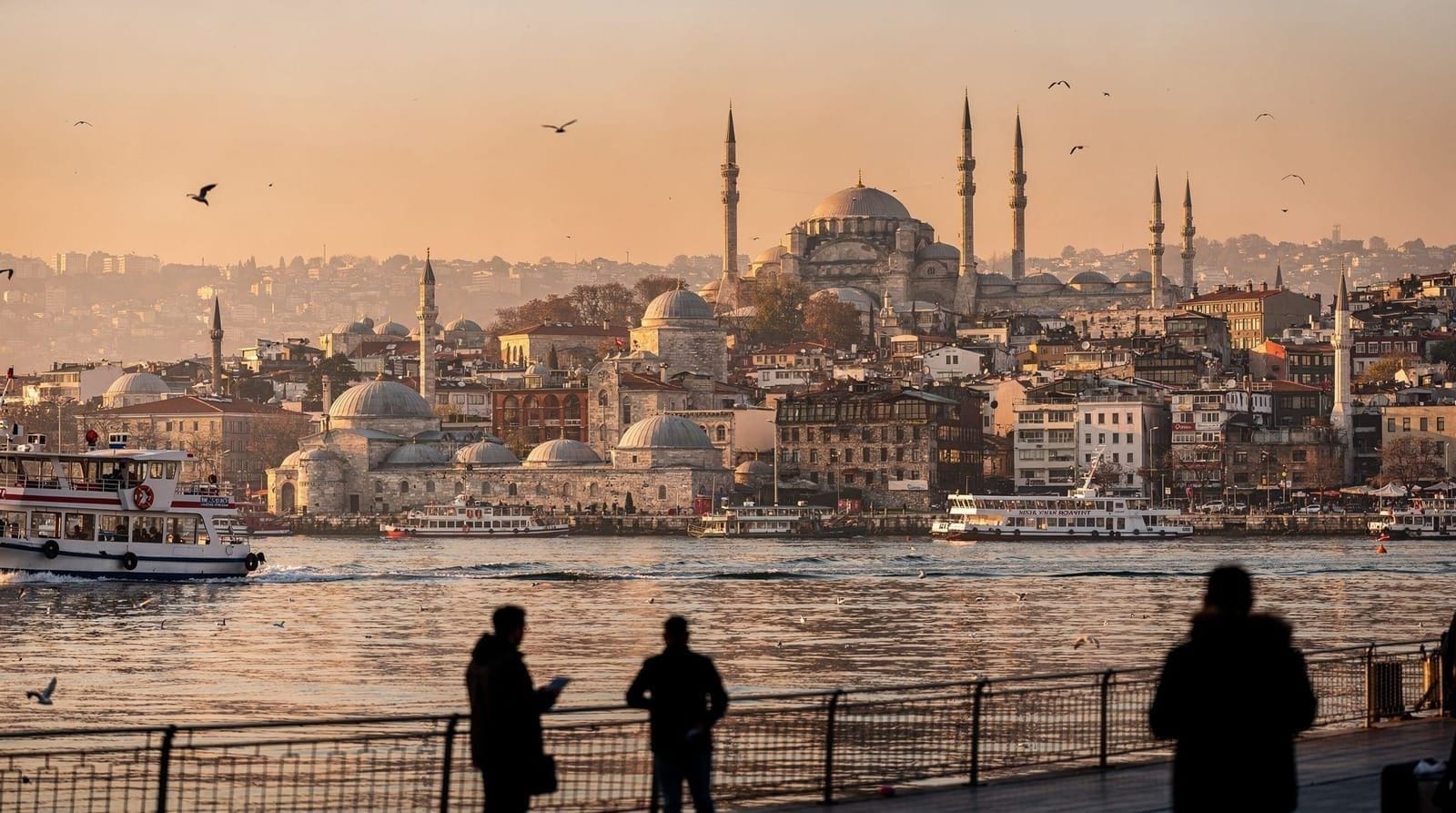 Baklava and Turkish desserts — what to try and where in Istanbul — The honest guide to Turkish desserts in Istanbul — baklava, künefe, sütlaç, loku