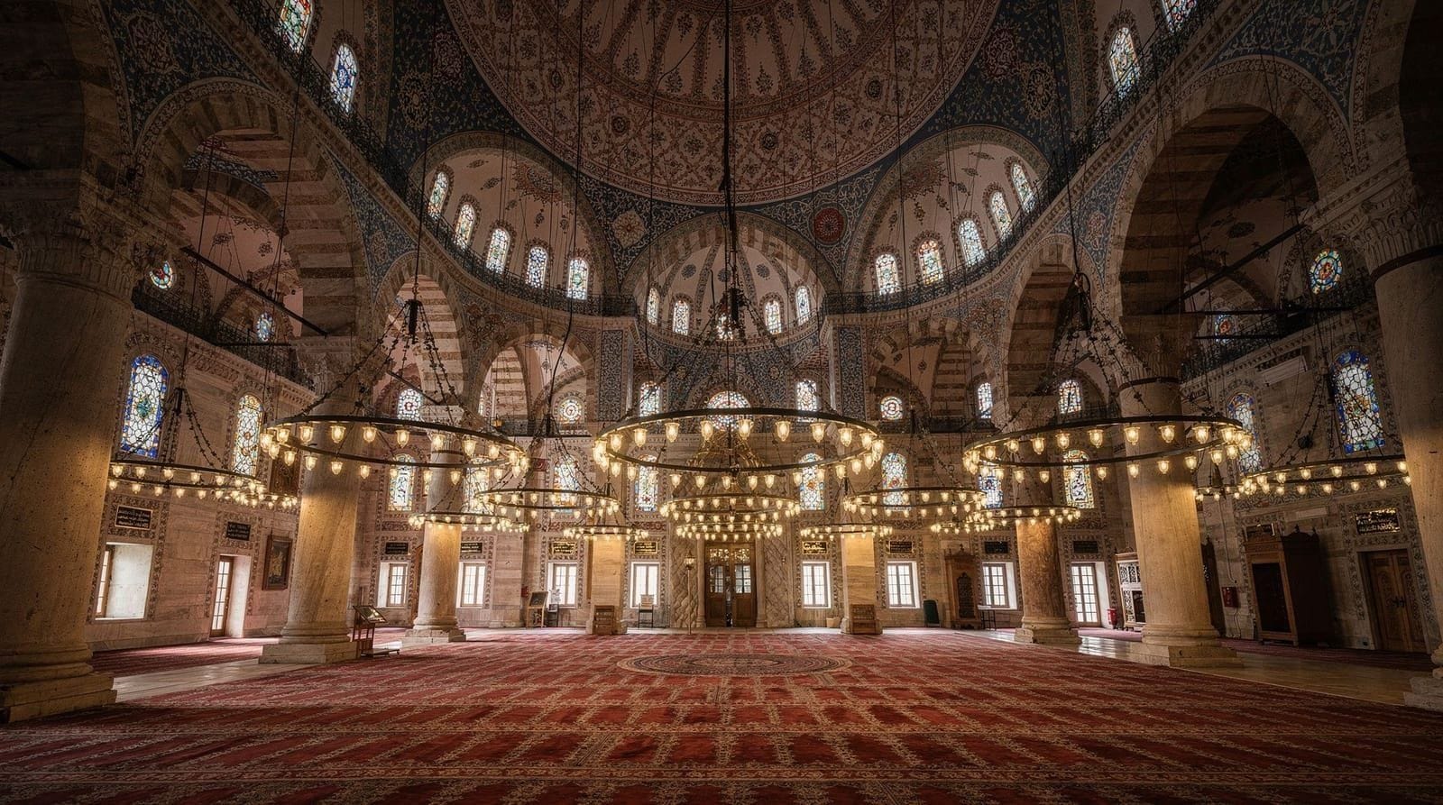 Blue Mosque visiting guide — free entry, dress code, and honest tips — Blue Mosque guide: free entry, dress code, prayer closures, what to see inside, 