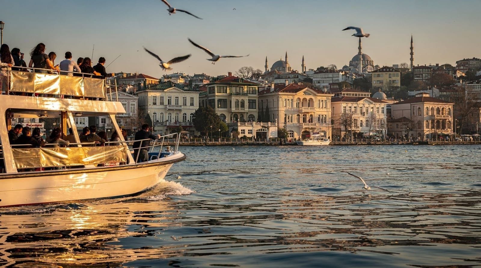 Bosphorus by public ferry — the cheapest way to cruise Istanbul's strait — How to take the public Şehir Hatları ferry from Eminönü to Anadolu Kavağı on the