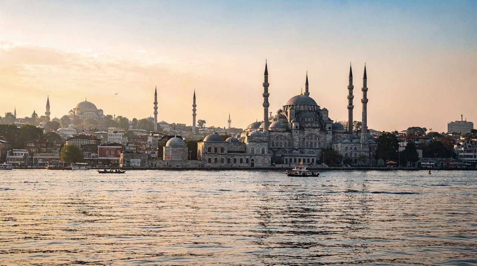 Ephesus from Istanbul guide — How to visit Ephesus from Istanbul: flights to İzmir, what to see at the ancient