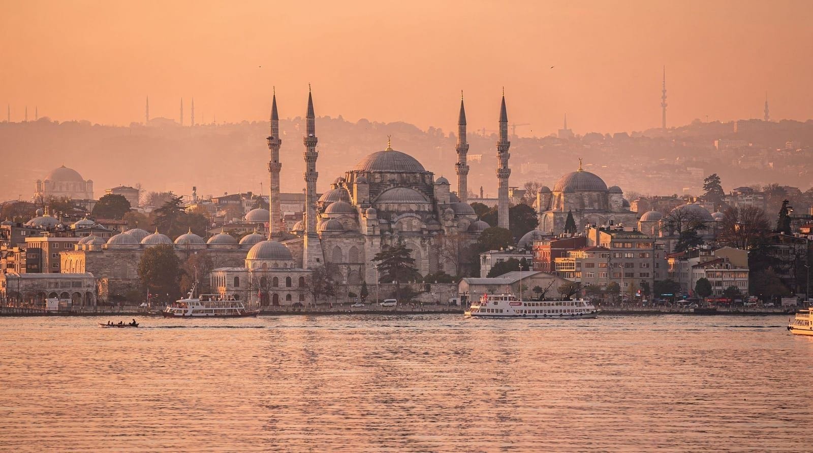 Istanbul in summer — Honest guide to visiting Istanbul June–August. Real heat data, crowd tactics, wh