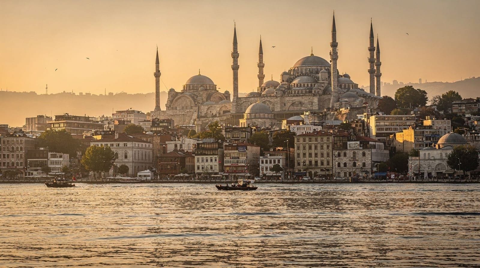 Istanbul: Bosphorus Sunset Cruise on a Luxury Yacht