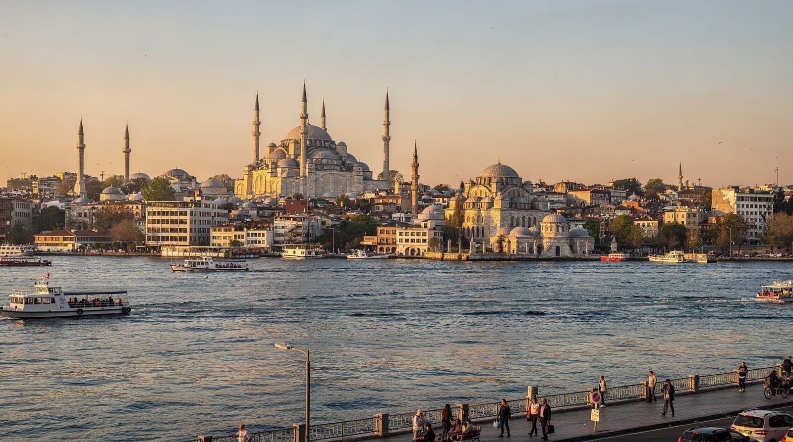 Rumeli Fortress guide — visiting tips and Bosphorus views — Rumeli Fortress visiting guide with tickets, Bosphorus views from the towers, th